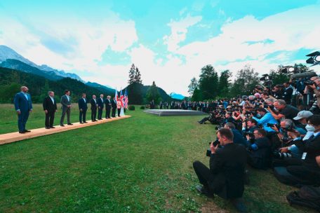 G7-Gipfel / Die G7 wollen ein starkes Signal gegen Putins Krieg in der Ukraine setzen – der reagiert auf seine Art