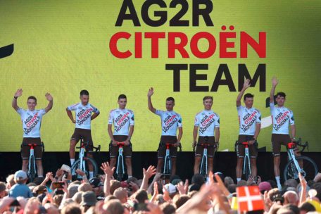 Sieben Fahrer von Ag2r-Citroën präsentierten sich am Mittwoch dem Publikum – Bob Jungels war nicht dabei