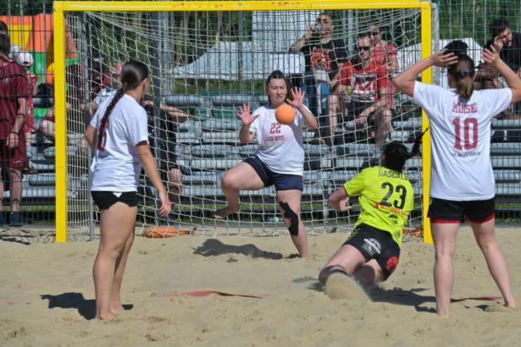 Turnier in Cessingen / Escher Herren und Käerjenger Frauen gewinnen Beachhandball-Meisterschaft