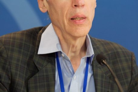 Dr. Gérard Schockmel ist Spezialist für Infektionskrankheiten und Experte bei der Europäischen Arzneimittel-Agentur
