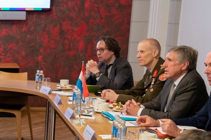 LUXEOSys / Verteidigungsdirektor Tom Köller zu Kostenexplosion bei Satellitenprojekt: „Kein Druck von der NATO“
