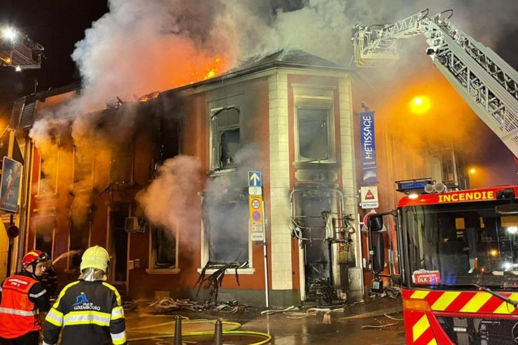 CGDIS / 45 Feuerwehrleute bekämpfen Hausbrand in Bonneweg – ein Verletzter