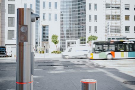 Poller mit Videosprechanlage