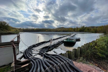 In der Industriezone „Gadderscheier 2“ in Differdingen wurde im Oktober 2021 die erste schwimmende Solaranlage des Landes eingeweiht