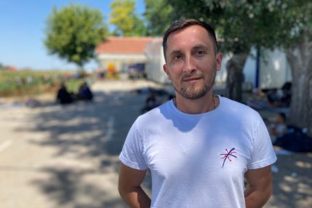 Danijelo Kovacevic, Leiter des Aufnahmelagers in Subotica: „Alle wollen nach Norden, in die Nähe der Grenze“