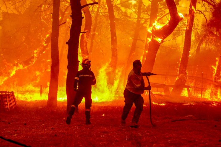 Klimawandel und Hitzewelle / Europas Wälder brennen