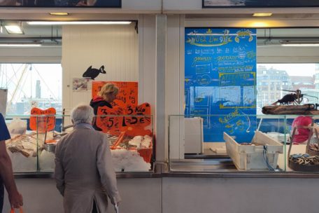 Frische Meeresfrüchte am Fischmarkt in der Hafenstadt Ostende
