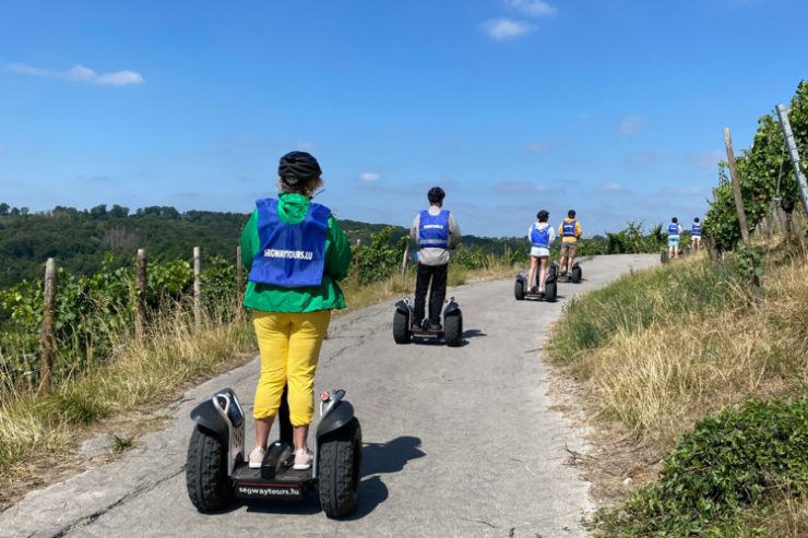 Sommervergnügen / Auf dem Segway über Stock und Stein