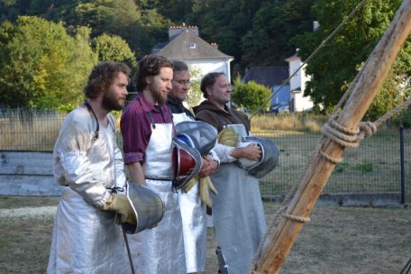 Wie heißt es so schön in Schillers Lied von der Glocke: „Fest gemauert in der Erden – Steht die Form aus Lehm gebrannt –  Heute muß die Glocke werden! – Frisch, Gesellen, seid zur Hand!“