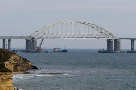  Die Ukraine droht indirekt mit einem militärischen Angriff auf die russische Brücke zur Krim