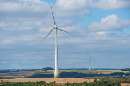 Der Windpark bei Hosingen besteht aus sechs Anlagen, wird von Soler betrieben und hat eine Leistung von 16,7 MW