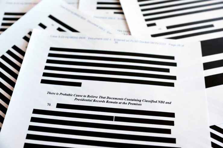 USA / Geheimdienste sollen offenbar Trumps Sammlung geheimer Dokumente auswerten