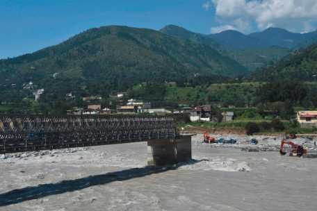 Zerstörte Brücke in der Provinz Khyber Pakhtunkhw: Nahezu 3.500 Kilometer Straßen sollen zerstört und etwa 160 Brücken eingestürzt sein