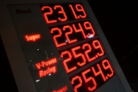 Deutschland / Spritpreise steigen mit Ende des Tankrabatts bundesweit drastisch an