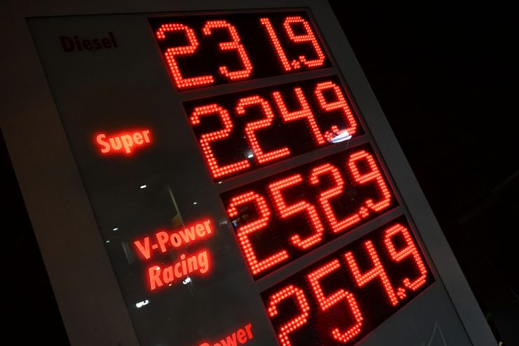 Deutschland / Spritpreise steigen mit Ende des Tankrabatts bundesweit drastisch an