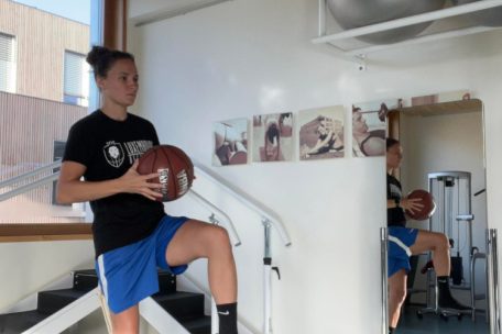 Für Magaly Meynadier stehen derzeit viele Stunden beim Physiotherapeuten um im LIHPS auf dem Programm