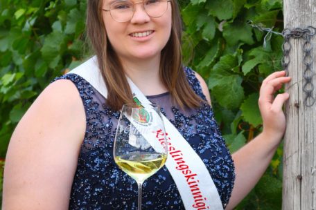 Wenn eine Prinzessin zur Königin wird / Mit Krone und Charme: Céline Max ist die neue Botschafterin des Rieslings