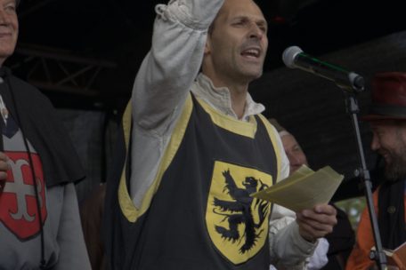 Gemeindevorsteher Dan Biancalana bei der Eröffnung des Marktes am Samstag