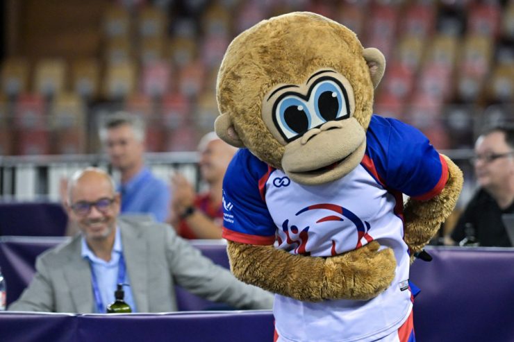 TeamGym-EM / Aus der NBA nach Luxemburg: Maskottchen Luigi war die Stimmungskanone in der Coque