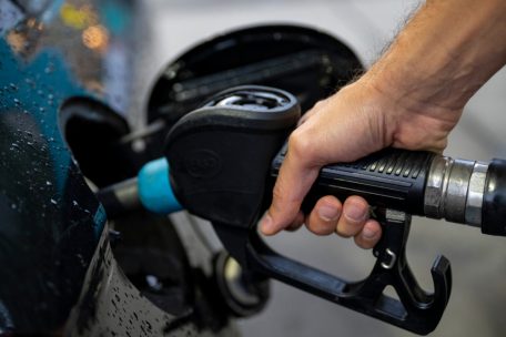 Interview / Wirtschaftsexperte zu Spritpreisen: „In Trier tankt nur, wer tanken muss“