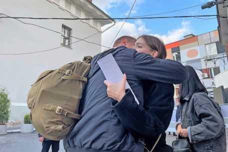 Russland / „Sag’ Julchen, dass ich sie liebe“ – Szenen aus einem Einberufungsamt in Moskau