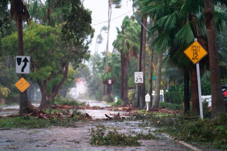 USA / Hurrikan „Ian“ trifft mit Sturmfluten und Wind auf Florida