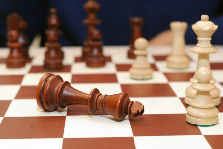 In der Schachwelt herrscht derzeit auf mehreren Ebenen helle Aufregung
