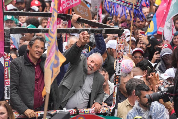 Brasilien / Stichwahl nötig: Lulas holpriger Weg zurück ins Präsidentenamt