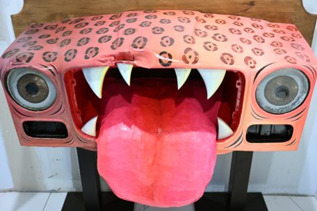 Street Safari: KIT Empire (entworfen auf der Front eines Jaguar XJ6 Serie 1)