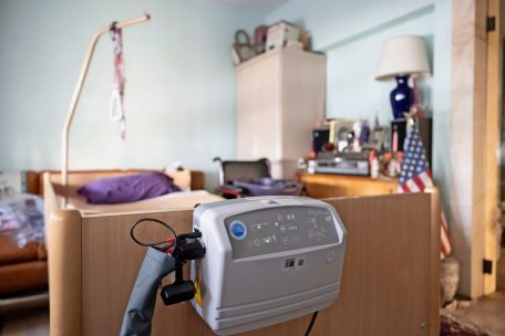 In vielen Fällen geht es nicht ohne medizinisches Gerät und spezielle Betten