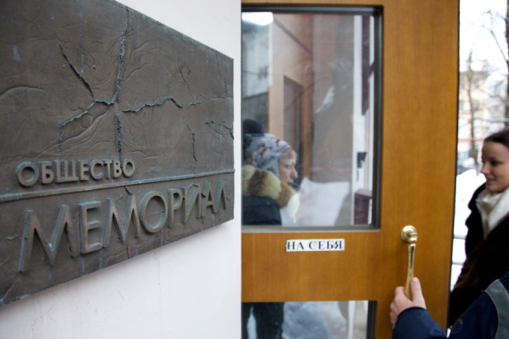 Nach Nobelpreis-Bekanntgabe / Russische Justiz ordnet Beschlagnahmung von Memorial-Büros in Moskau an