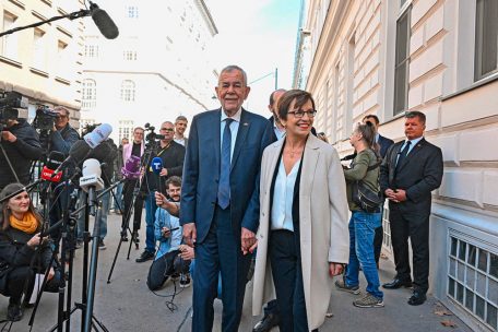 Österreich / Bundespräsident Van der Bellen siegt im ersten Wahlgang