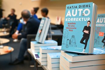 Autorin Katja Diehl in Luxemburg / Alles Auto, oder was? Der lange Weg zur Verkehrswende 