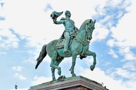 Ab dem 27. Mai nächsten Jahres wird die Reiterstatue von Wilhelm II. auf einen Platz herabblicken, der eine richtige Verjüngungskur erhalten hat