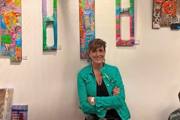 Lokale Kultur / Collettes Collagen: Im „Café Streik“ feiert bunte Kunst das pralle Leben