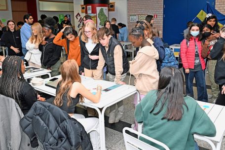 Die Wahlprogramme werden gründlich studiert