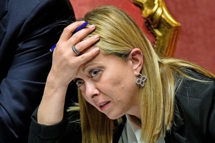 Italien / Meloni verursacht politische Dissoziation – ausgerechnet Rechte warnen vor der Postfaschistin