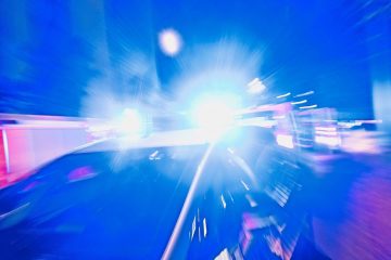 Bonneweg / Unbekannter stiehlt Mobiltelefon mithilfe von „Antanztrick“