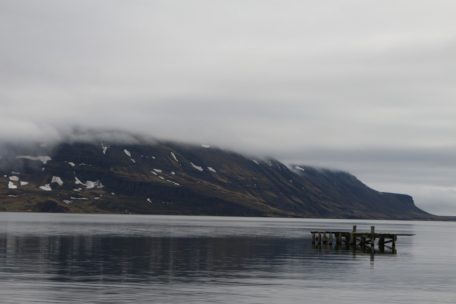 Die Aussicht vom Hotel über den Fjord