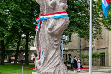 Das Kaddisch-Denkmal zur Erinnerung an alle jüdischen Shoah-Opfer Luxemburgs am Tag der Einweihung am 17. Juni 2018