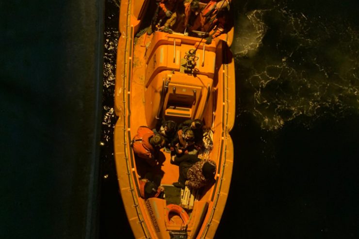 „Ganz klar ein Notfall“ / So lief die Rettungsaktion von 15 Geflüchteten unter luxemburgischer Flagge im Mittelmeer ab