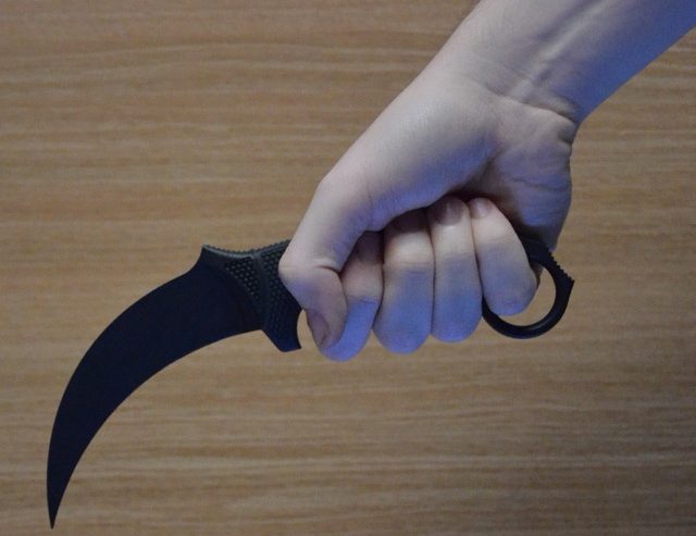 Differdingen / Polizei verhindert offenbar Bluttat: Mann nach Morddrohung mit drei Messern unterwegs zur Ex-Freundin 