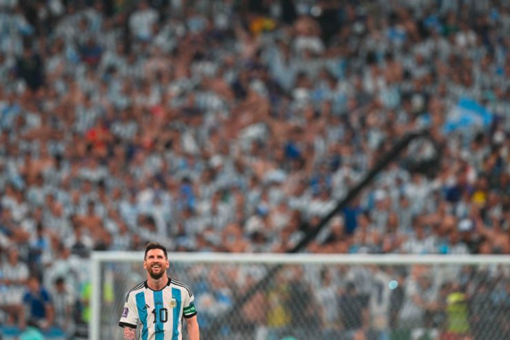 WM / „Mit maradonianischem Trotz“:  Messi rettet Argentiniens WM-Träume