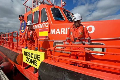 Die Besatzung des Rettungsschiffs Nunki entdeckte die Männer