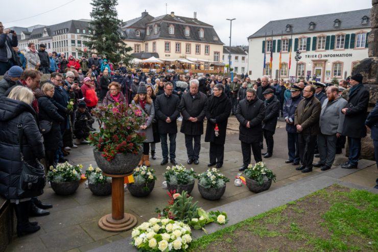 Trier / Gedenken an Amokfahrt-Opfer am zweiten Jahrestag