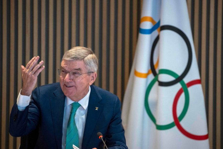 IOC / „Untersuchen Möglichkeiten“: Präsident Bach überprüft Russen-Rückkehr