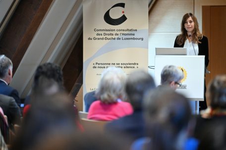 Anne Calteux, permanente Vertreterin der Europäischen Kommission in Luxemburg, ging in ihrer Ansprache auf die vier Achsen der europäischen Strategie gegen Menschenhandel ein