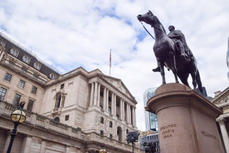 Großbritannien / Britischer Zentralbank-Gouverneur kritisiert Regierungspläne für eine laxere Aufsicht der Finanzindustrie