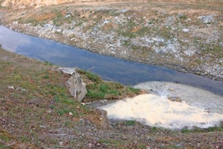 Verschmutzung im Kiemelbach