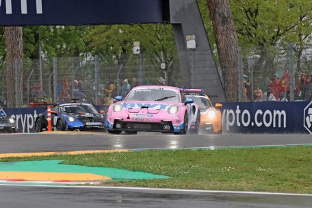 Mit einem Sieg im Regen von Imola startete Pereira im April in die Saison